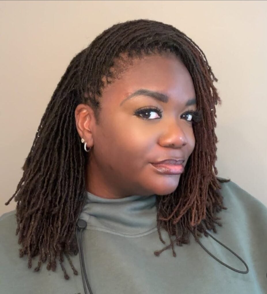 Wavy Collarbone Lob With Subtle Auburn Highlights — Winter Loc Styles