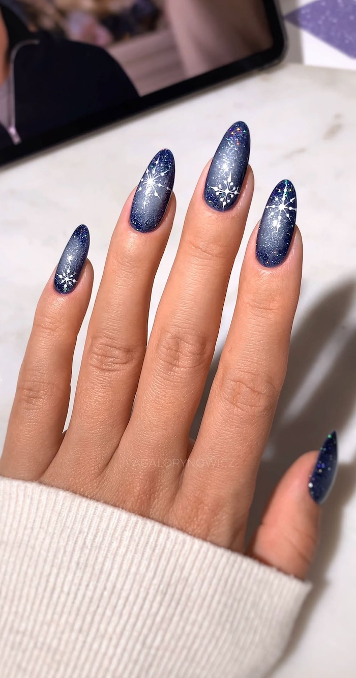 Dark Blue Gradient with Snowflake Art — Dark Winter Nails