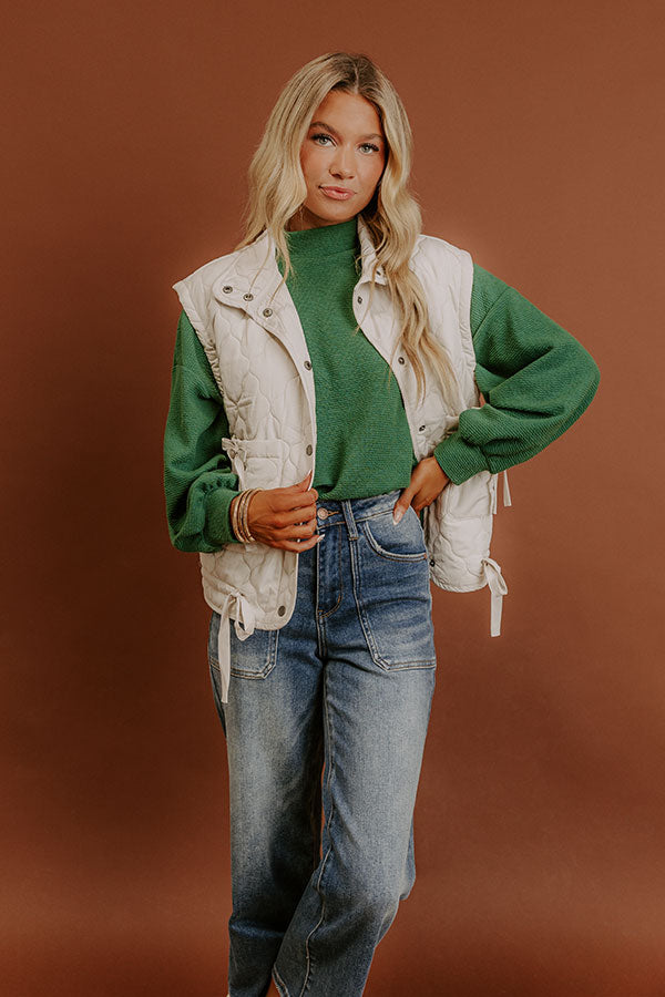 Quilted Vest Over Waffle Knit Sweater with Cargo Jeans for a Rustic Feel Quilted Vest Over Waffle Knit Sweater with Cargo Jeans for a Rustic Feel — Cabin Trip Outfits