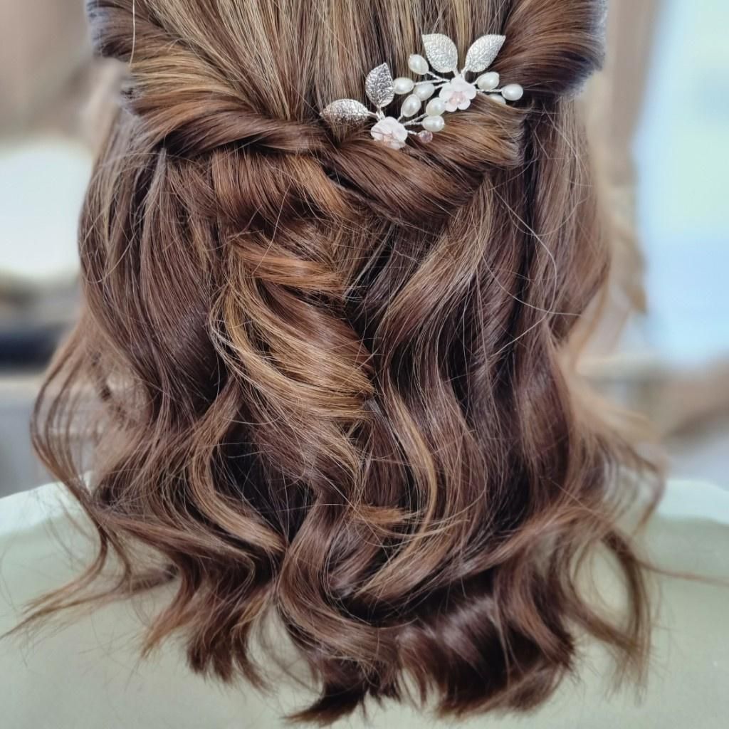 Collarbone Visual Idea Collarbone Visual Idea — Winter Half Up Half Down Hairstyles