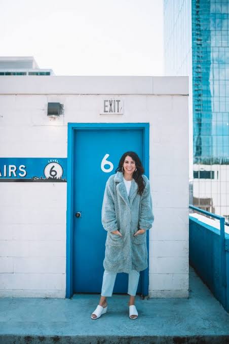 White Slide Sandals Outfit Idea — Teddy Coat Outfits