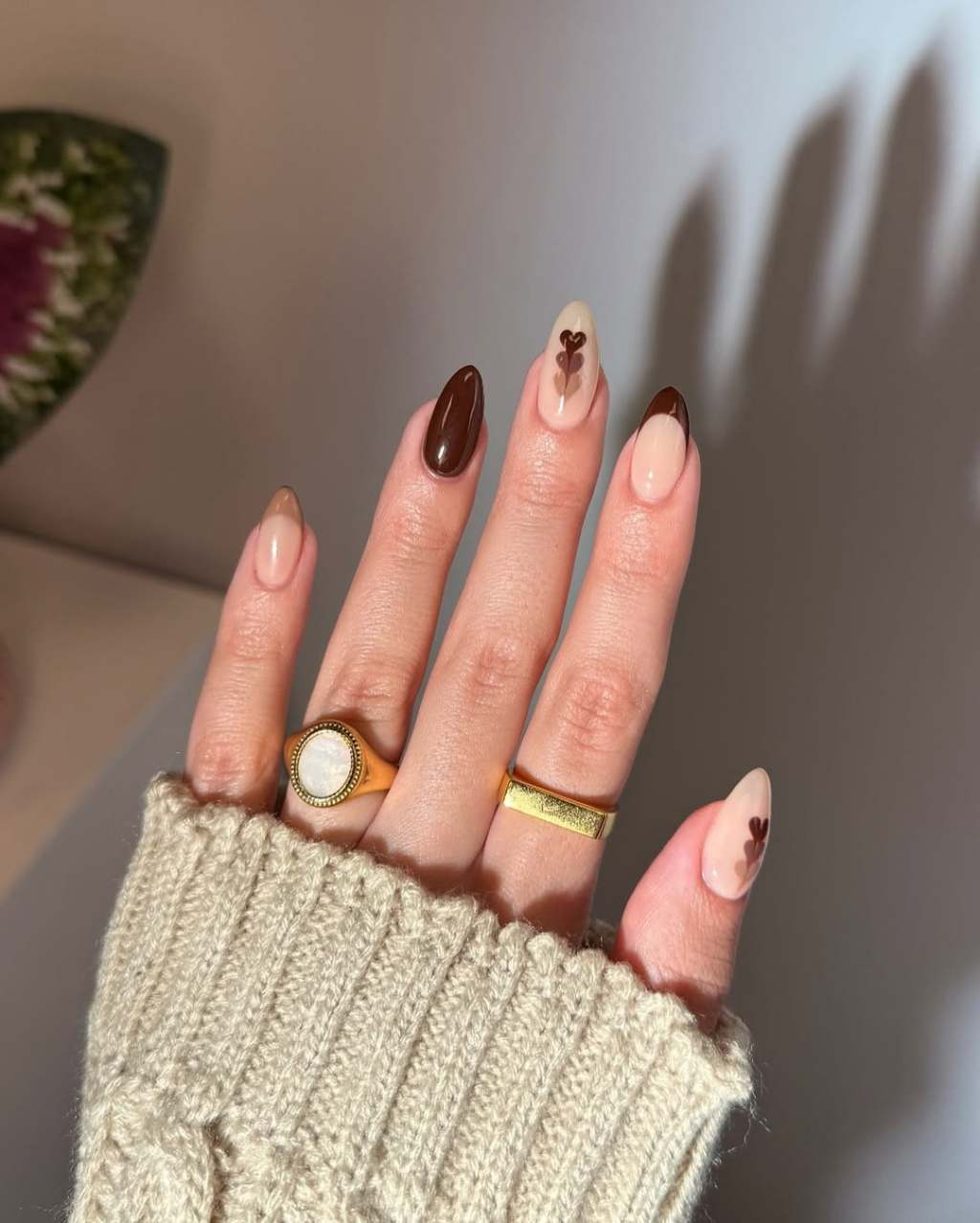 Chocolate Bear French Tip Nails Chocolate Bear French Tip Nails — Chocolate Brown Nails