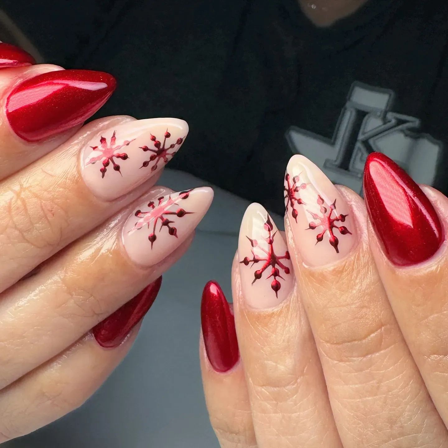 Glossy Visual Idea Glossy Visual Idea — Winter Red Nails
