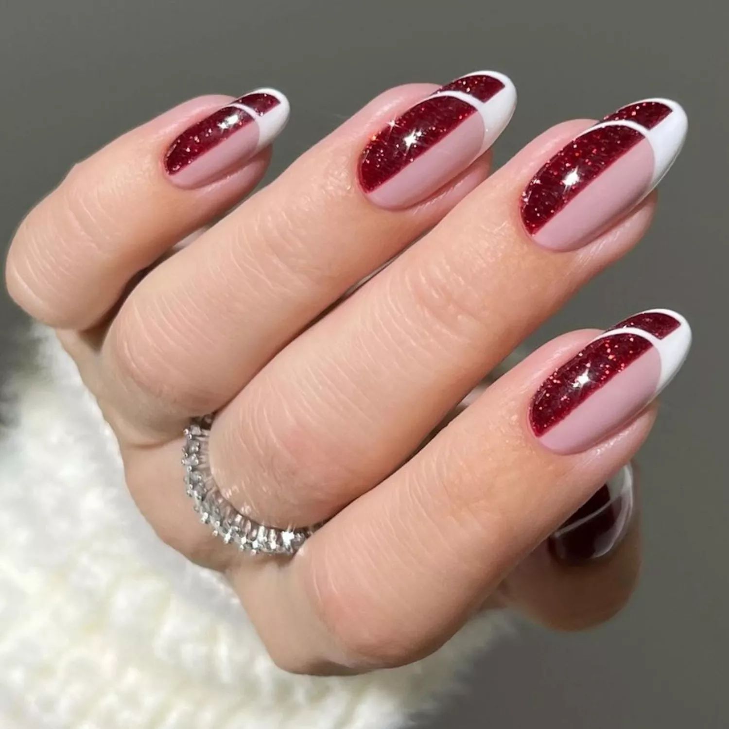 Glossy Glitter Visual Idea Glossy Glitter Visual Idea — Winter Gel Nails