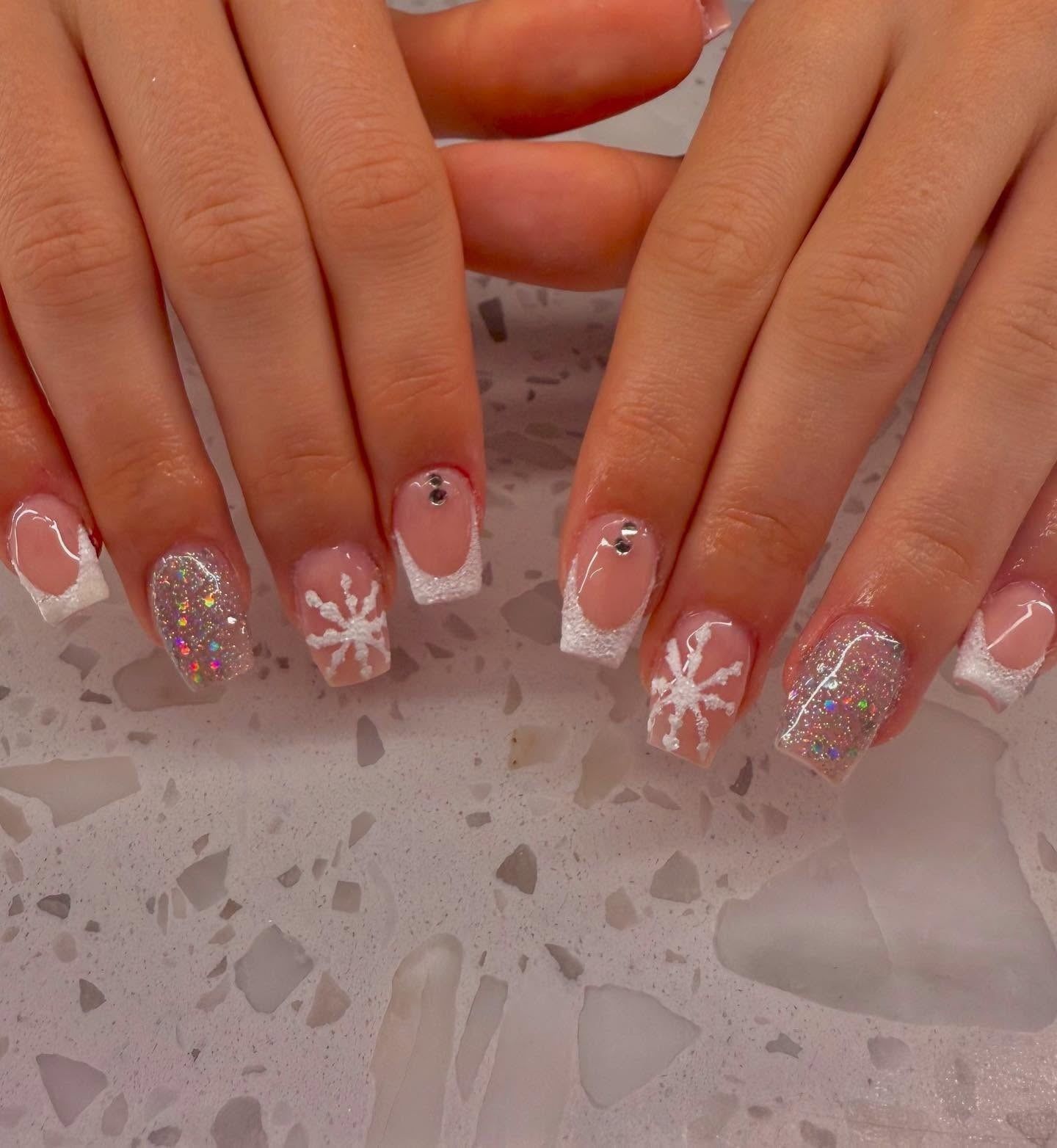 Clear Base With White And Green Accents Visual Idea Clear Base With White And Green Accents Visual Idea — Winter Square Nails