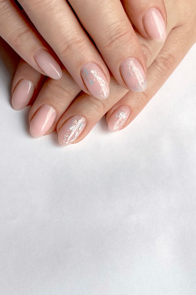 Medium Oval Sheer Taupe Black Accents Medium Oval Sheer Taupe Black Accents — Winter Nude Nails