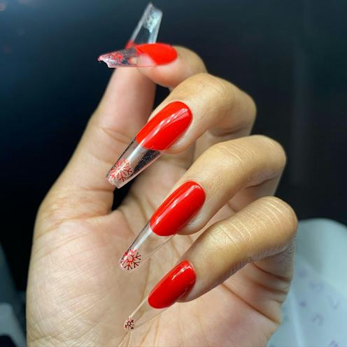 Red French Tip Snowflake Decal Coffin Nails Red French Tip Snowflake Decal Coffin Nails — Winter Coffin Nails