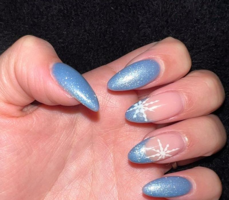 Glittery Light Blue Snowflake Accent Glittery Light Blue Snowflake Accent — Winter Acrylic Nails
