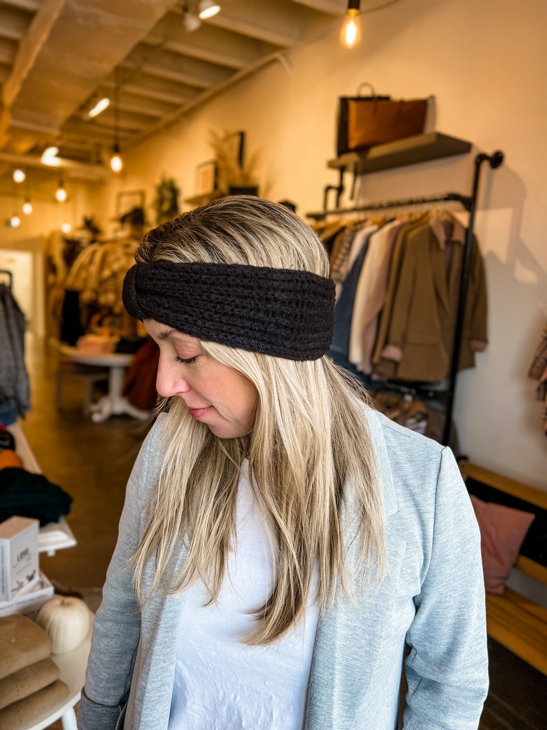 Collarbone Visual Idea — Winter Hairstyles with Headband