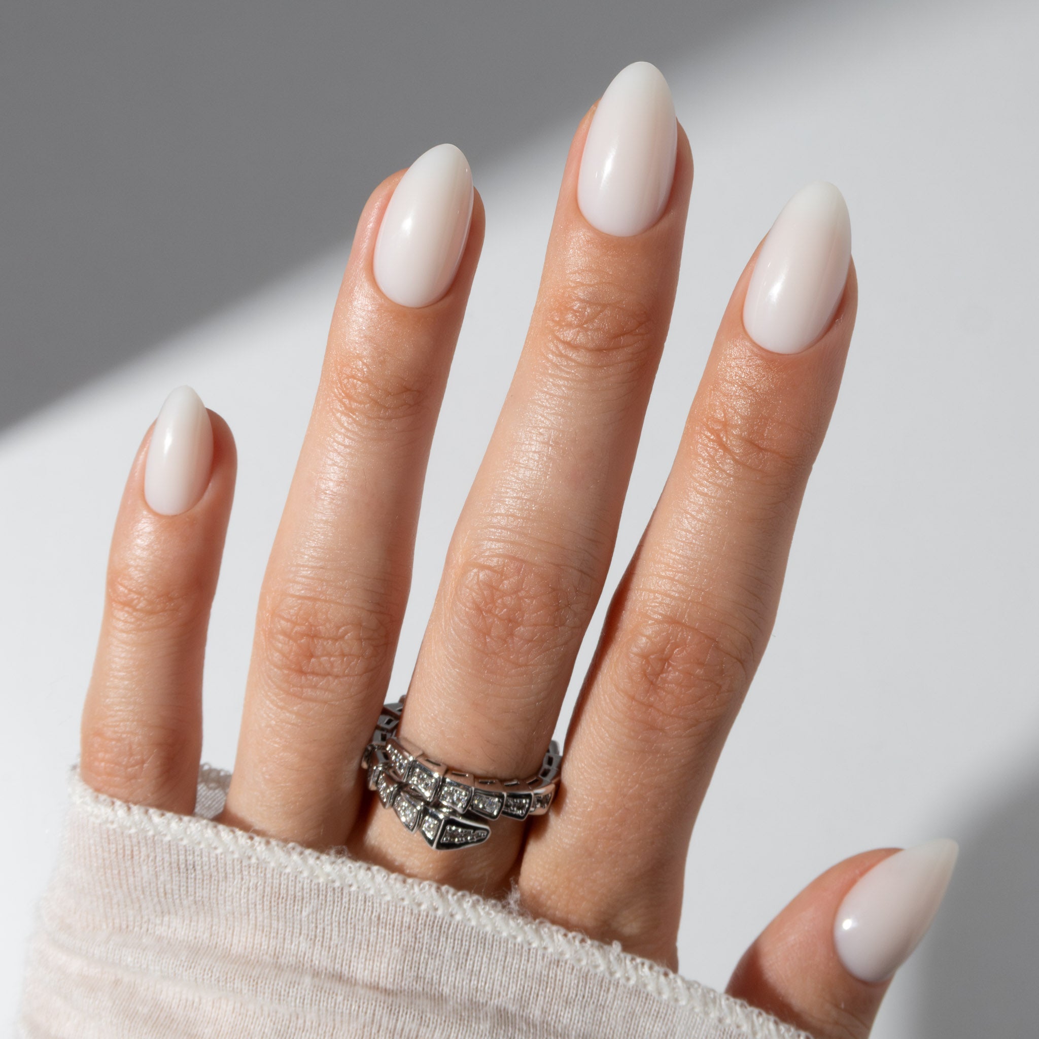 Medium Almond Flawless Opaque Milky White Medium Almond Flawless Opaque Milky White — Milky White Nails