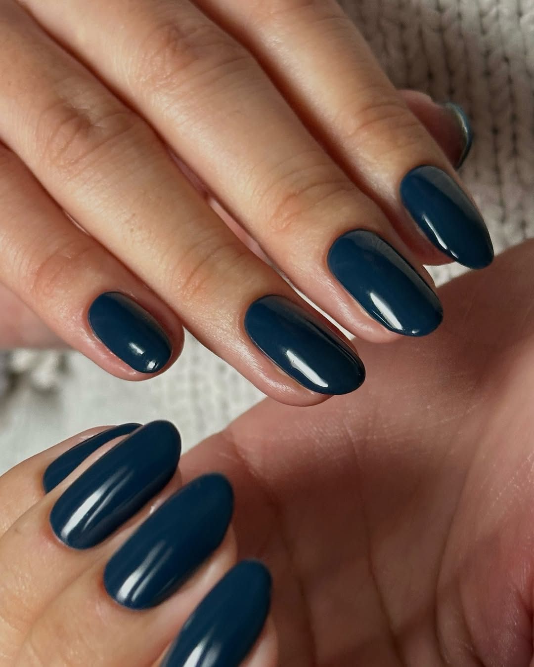 Glossy Medium Oval Deep Teal Nails Glossy Medium Oval Deep Teal Nails — Everyday Winter Nails