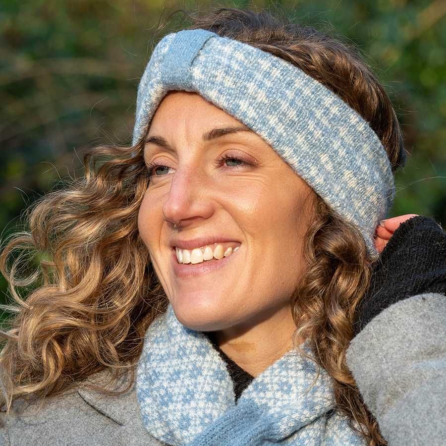 Mid-Back Visual Idea — Winter Hairstyles with Headband