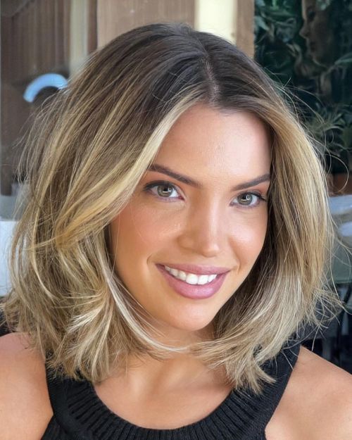 Honey Blonde Lob With Curtain Bangs — Cute Winter Hairstyles