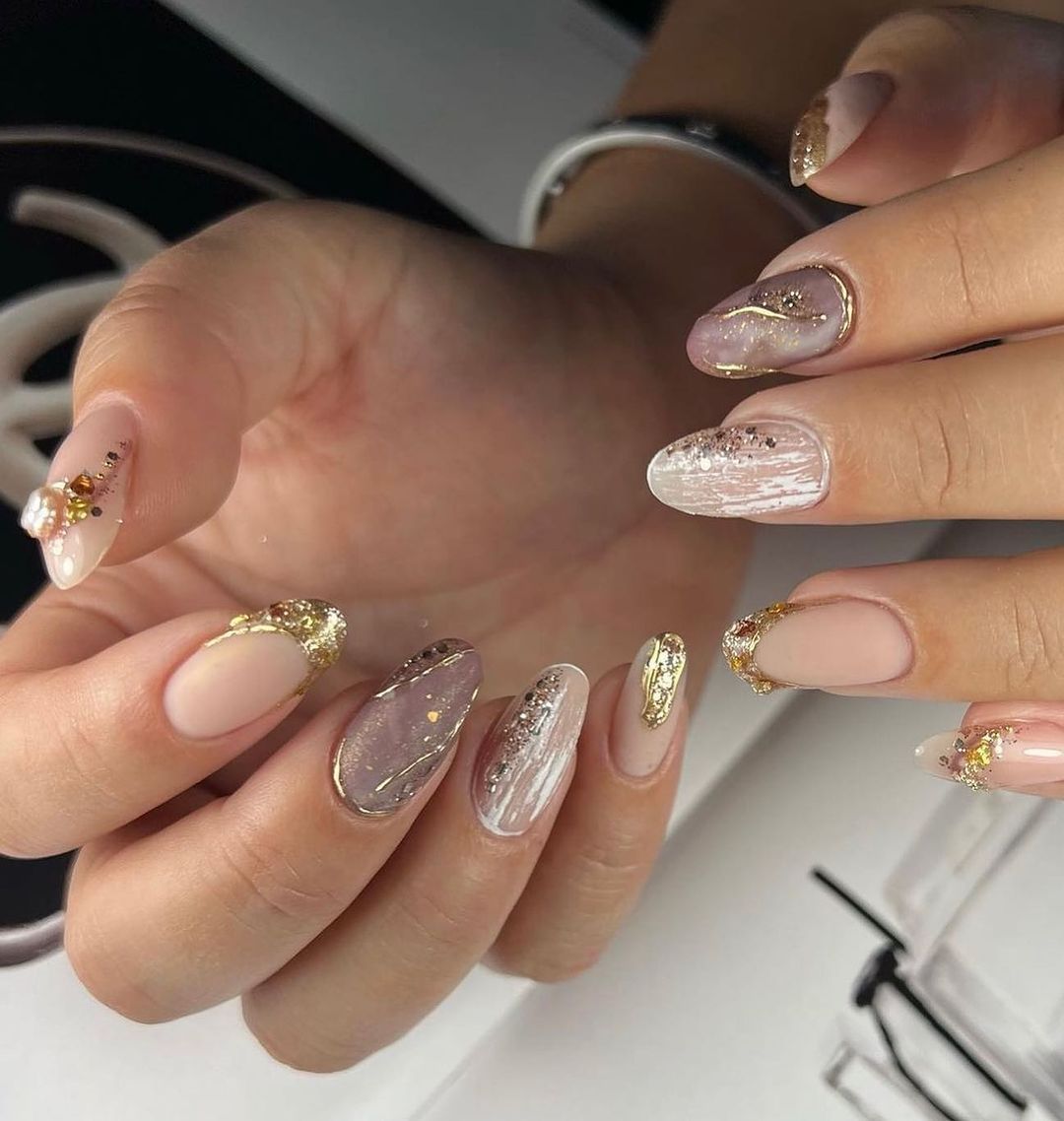 Medium Oval Mixed Textures Nude Beige Medium Oval Mixed Textures Nude Beige — Winter Nude Nails