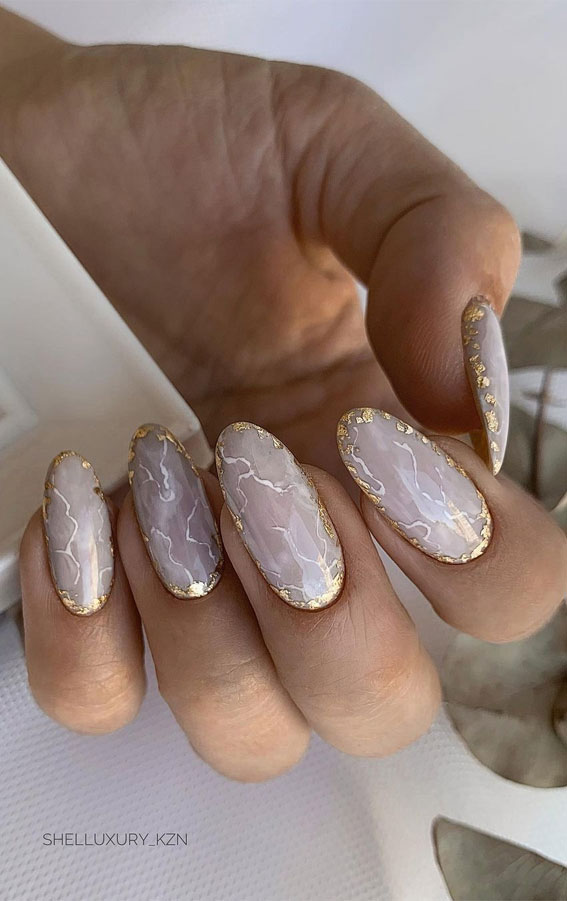 Pale Lilac Marble with Gold Outline — Winter Marble Nails