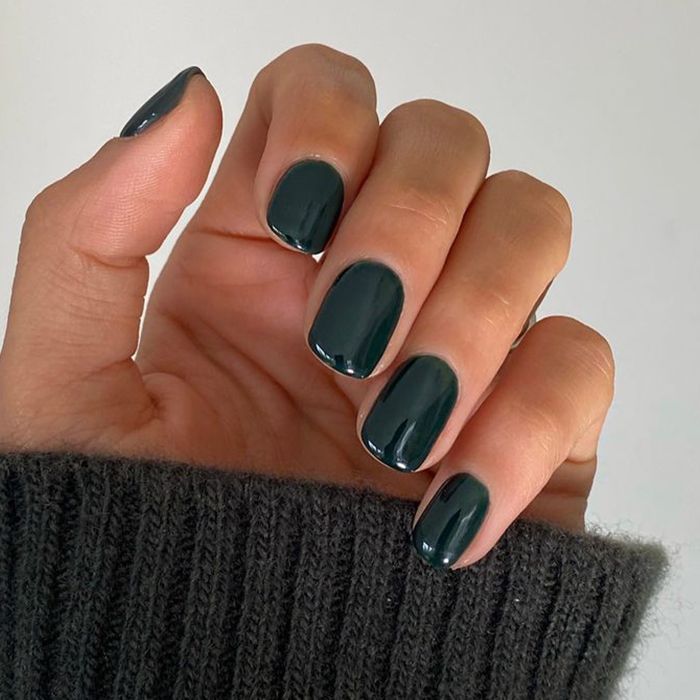 Deep Forest Green Glossy Oval Nails — Winter Nail Colors for Pale Skin