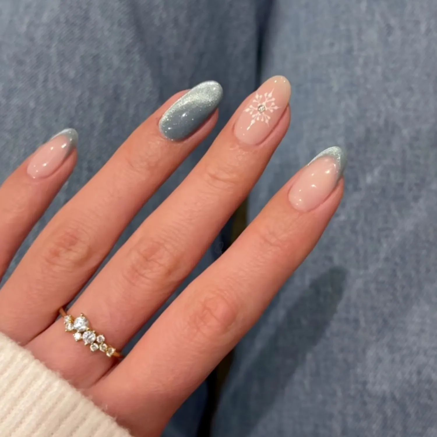 Glossy Cat-Eye Visual Idea Glossy Cat-Eye Visual Idea — Classy Winter Nails