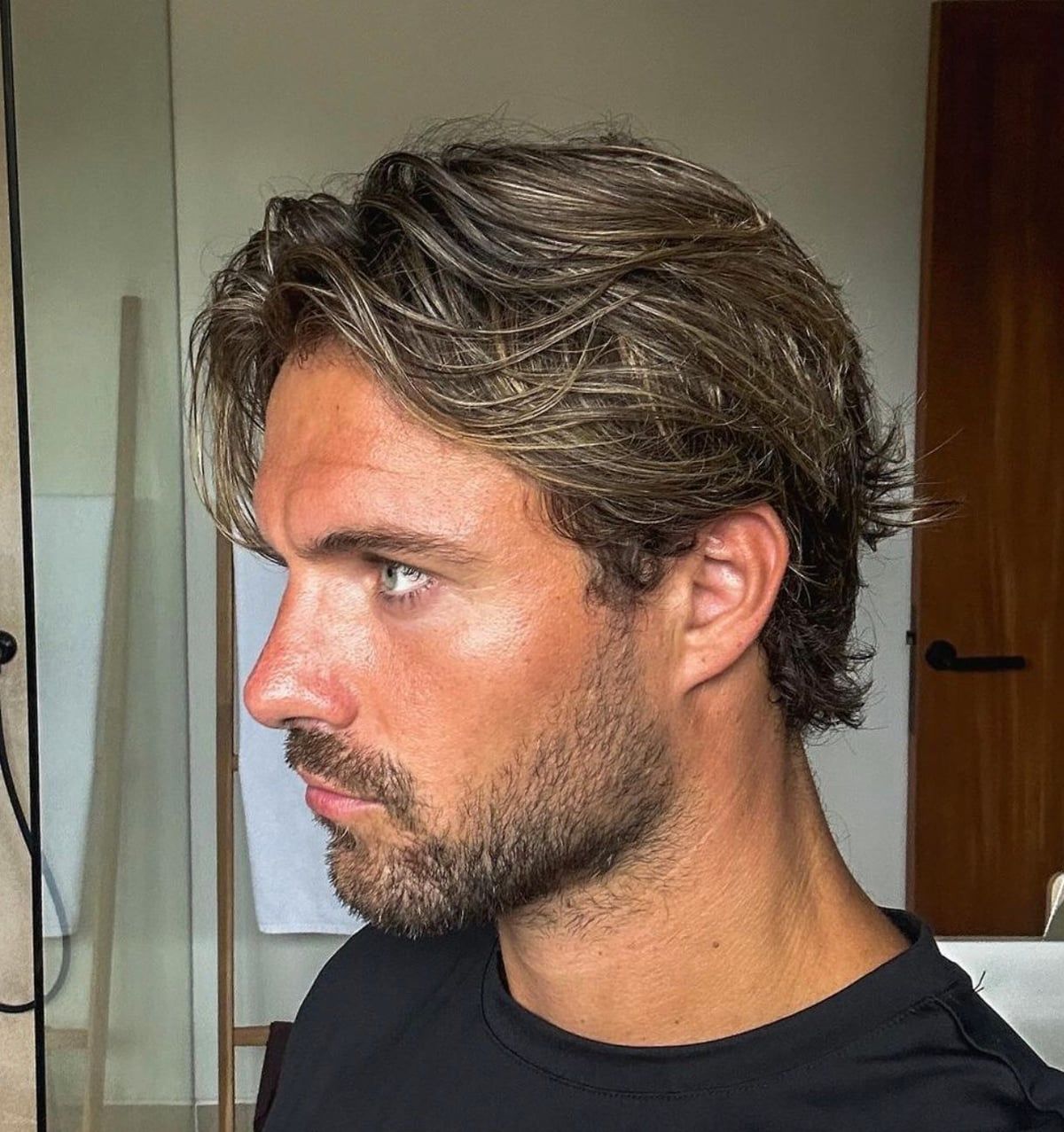 Medium Layered Waves With Highlights — Winter Haircuts for Men
