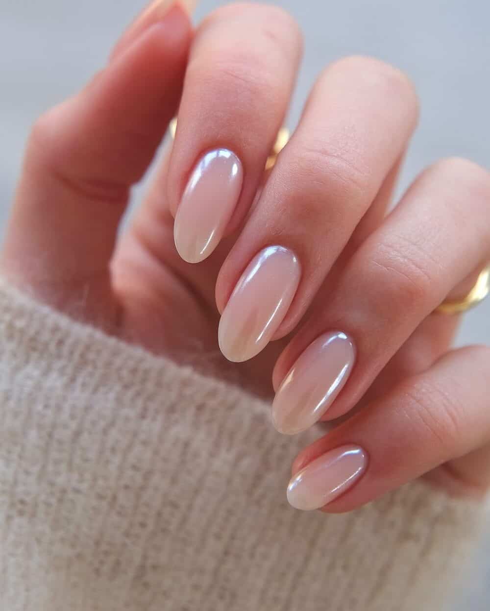 The Best Classy Winter Nails for a Simple, Polished Look in 2025
