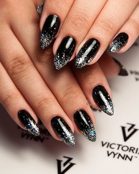 Sparkling Black Glitter Ombré Gradient Sparkling Black Glitter Ombré Gradient — Winter Black Nails