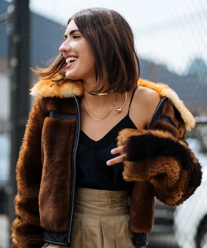 Collarbone Bob With Tucked Ends — Winter Bob Haircuts