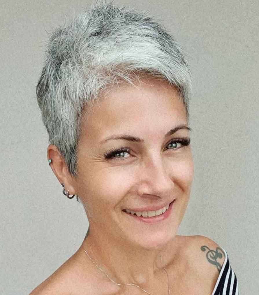 Lob With Soft Waves and Dark Roots Lob With Soft Waves and Dark Roots — Winter Haircuts for Gray Hair