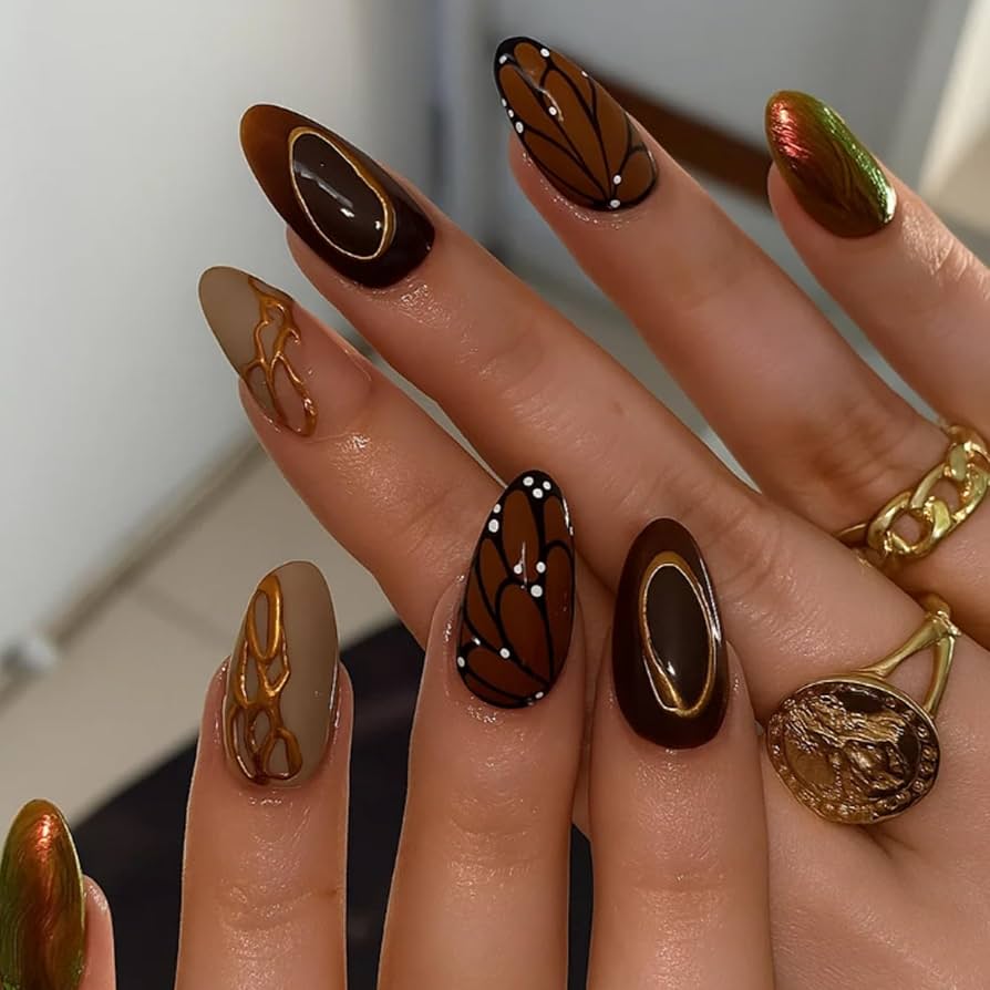 Mixed Art Mocha Statement Nails Mixed Art Mocha Statement Nails — Mocha Nails