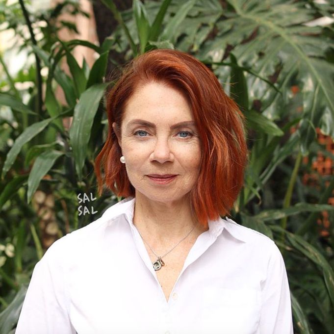 15 Flattering Hair Colors That Can Make You Look Younger