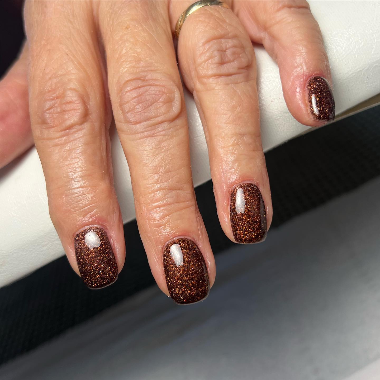 Sparkling Dark Brown Glitter Nails Sparkling Dark Brown Glitter Nails — Chocolate Brown Nails