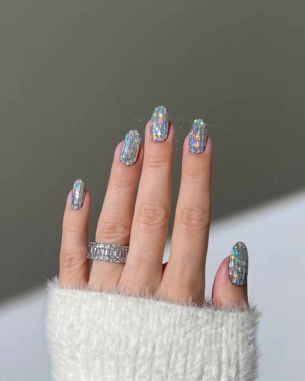 Iridescent Mosaic Short Oval Nails — Winter Formal Nails