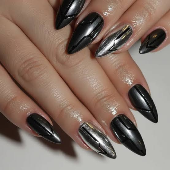 Matte and Chrome Geometric Stiletto Nails Matte and Chrome Geometric Stiletto Nails — Silver Chrome Nails