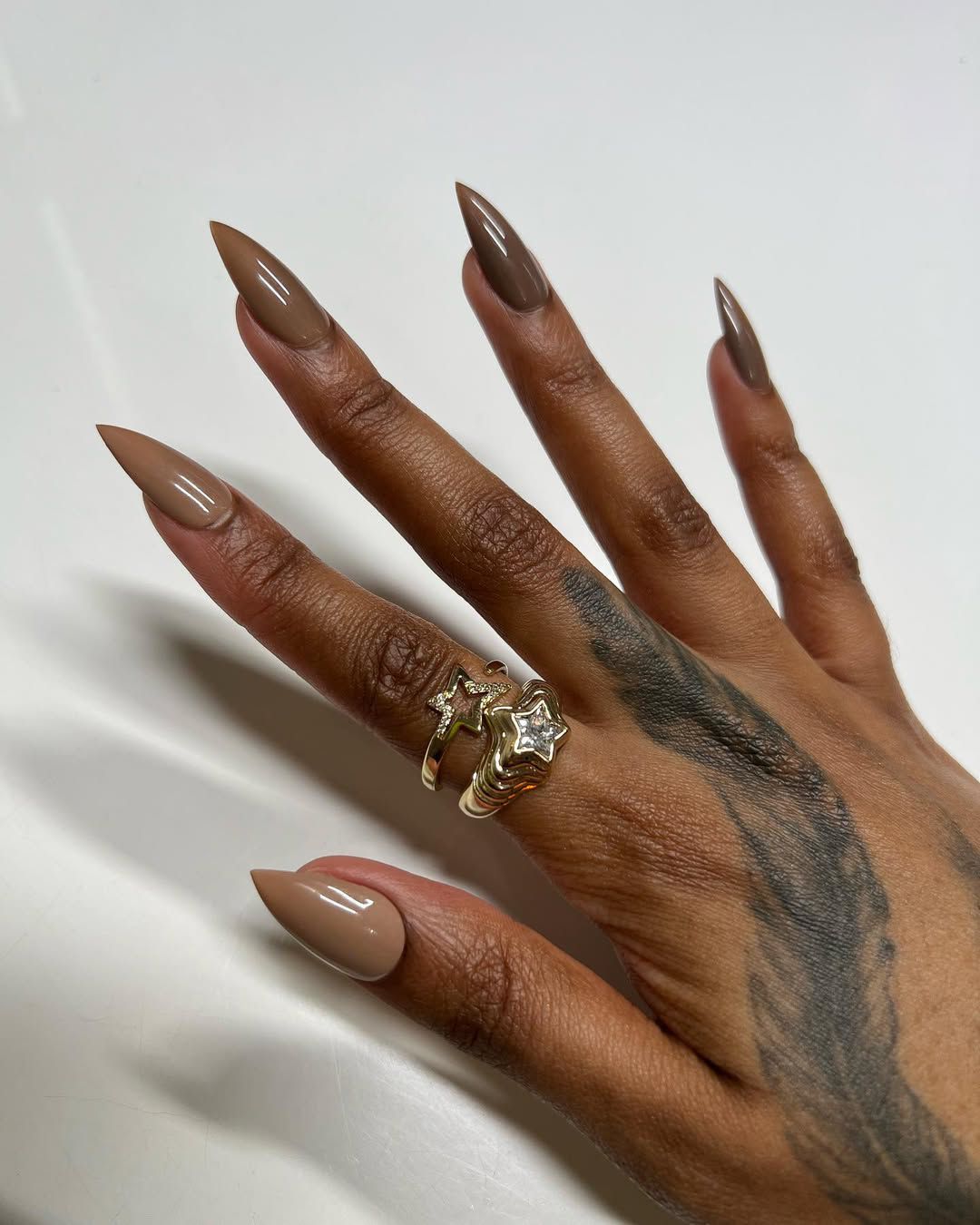 Glossy Long Stiletto Rich Mocha Glossy Long Stiletto Rich Mocha — Mocha Nails