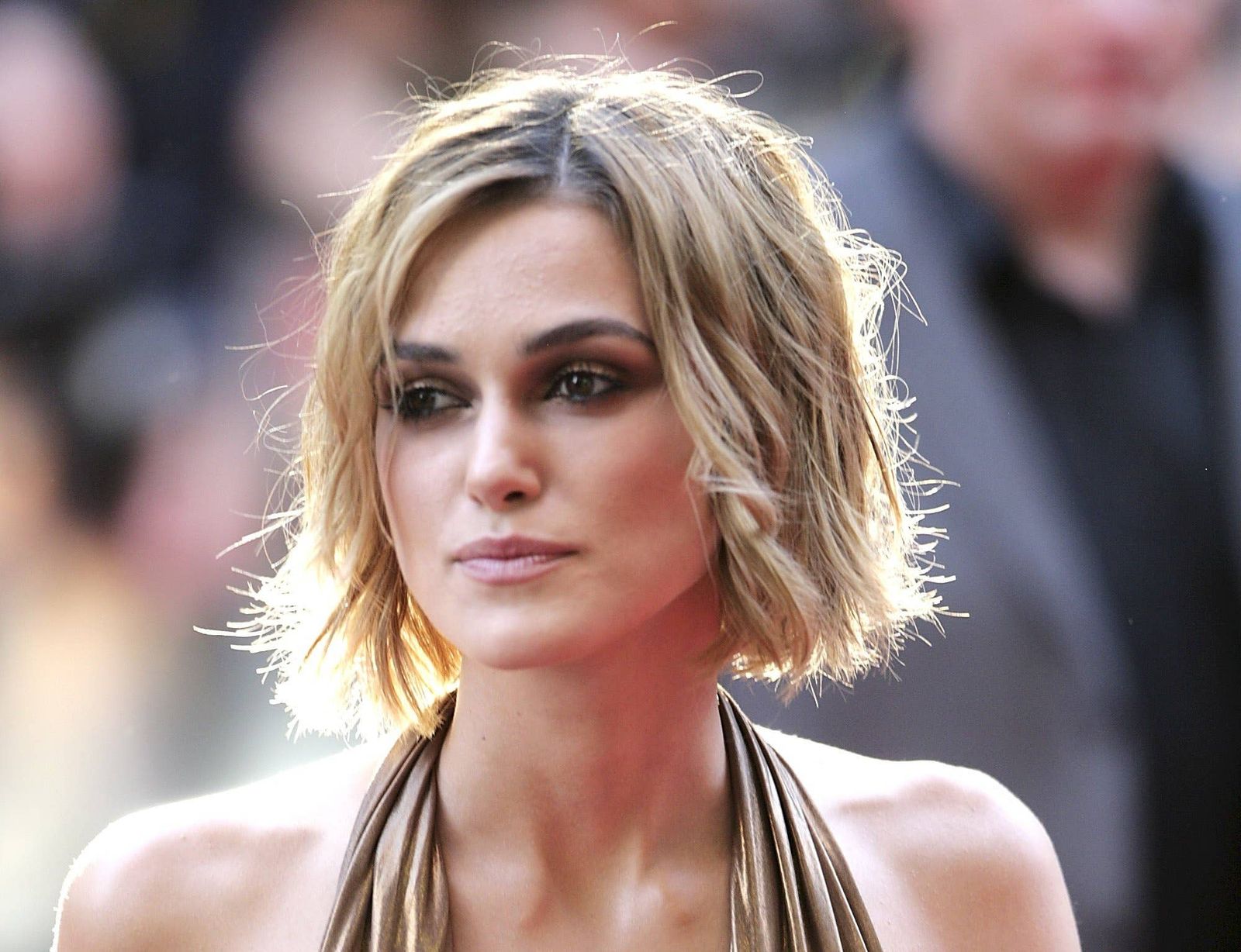 Honey Blonde Textured Bob Honey Blonde Textured Bob — Winter Hairstyles for Thin Hair