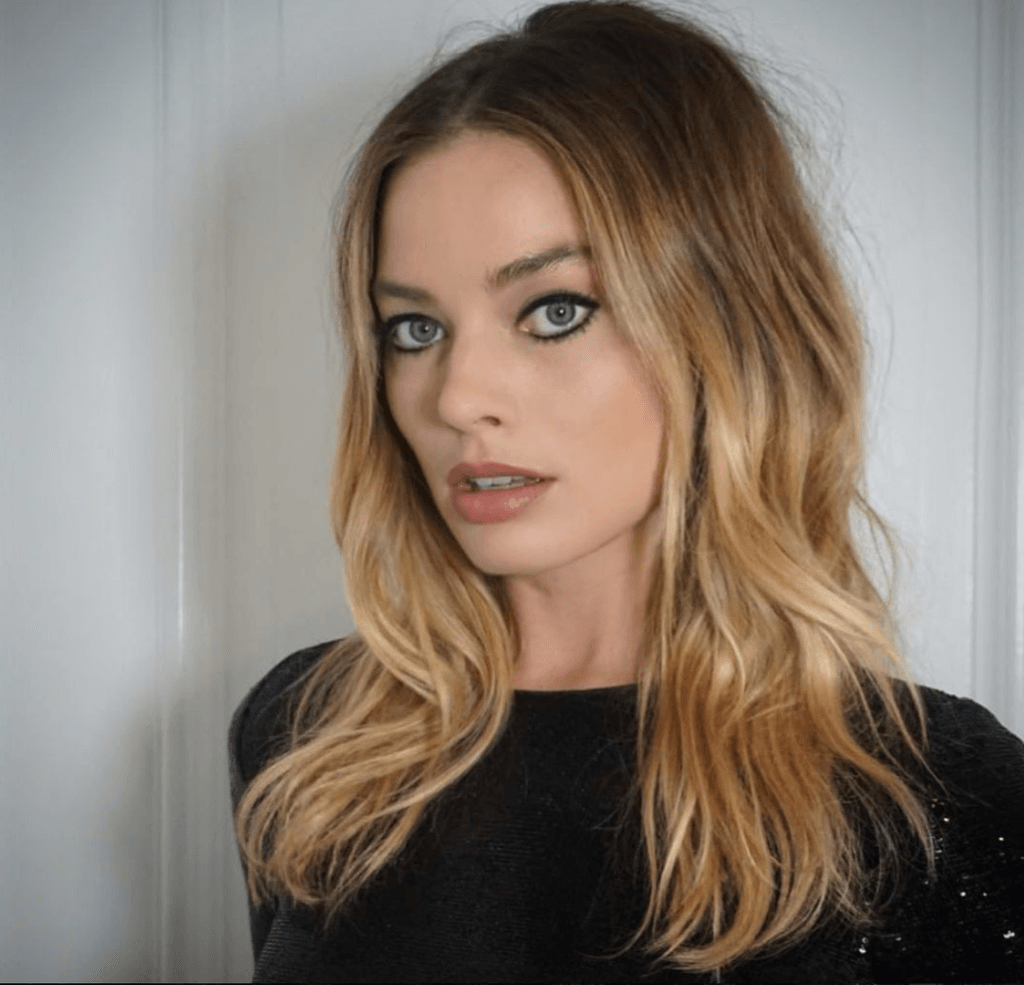 Mid-Back Length Visual Idea Mid-Back Length Visual Idea — Low Maintenance Winter Haircuts