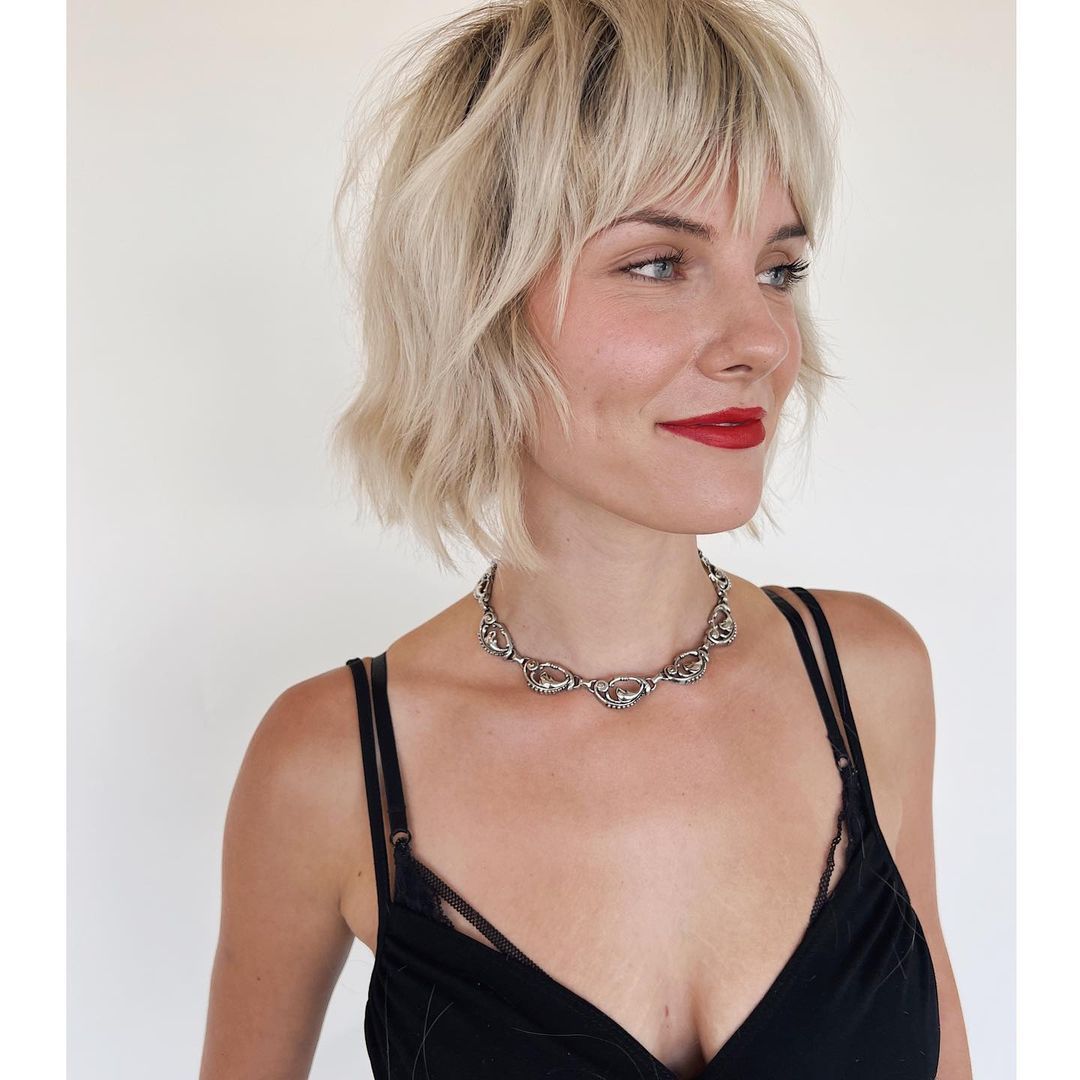 Messy Shag With Wispy Bangs Messy Shag With Wispy Bangs — Winter Haircuts for Thin Hair