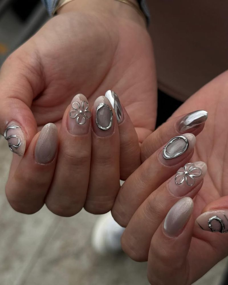 Metallic Some Matte Visual Idea Metallic Some Matte Visual Idea — Silver Chrome Nails