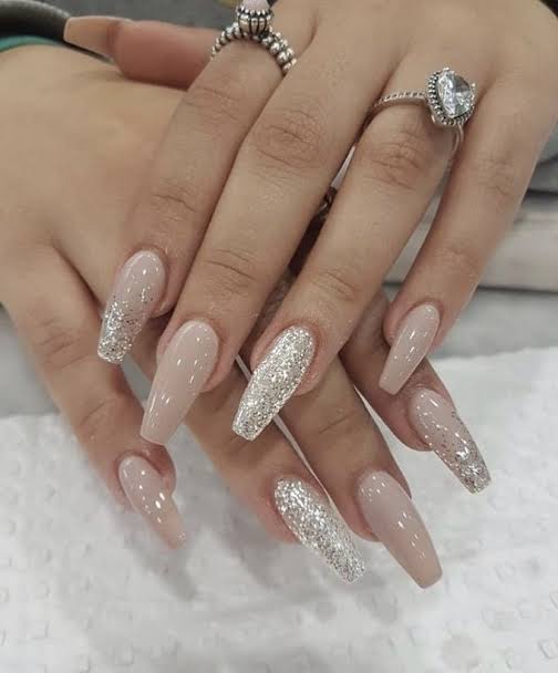 Long Coffin Pale Nude Silver Glitter Long Coffin Pale Nude Silver Glitter — Winter Nude Nails