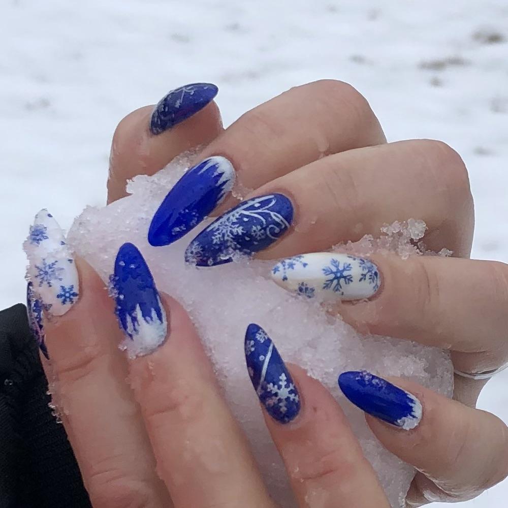 Winter Illustrations and Cable Knit Stilettos Winter Illustrations and Cable Knit Stilettos — Winter Nail Designs