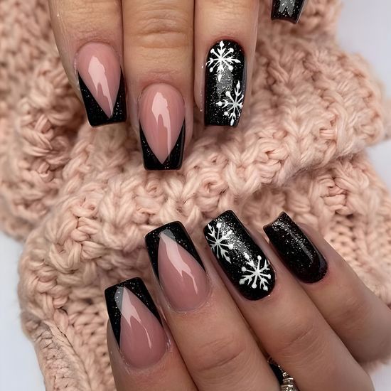 Black Glitter with Snowflake and French Tips Black Glitter with Snowflake and French Tips — Winter Black Nails