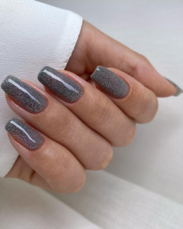 Shimmering Medium Gray Glitter Coffin Nails Shimmering Medium Gray Glitter Coffin Nails — Winter Gray Nails