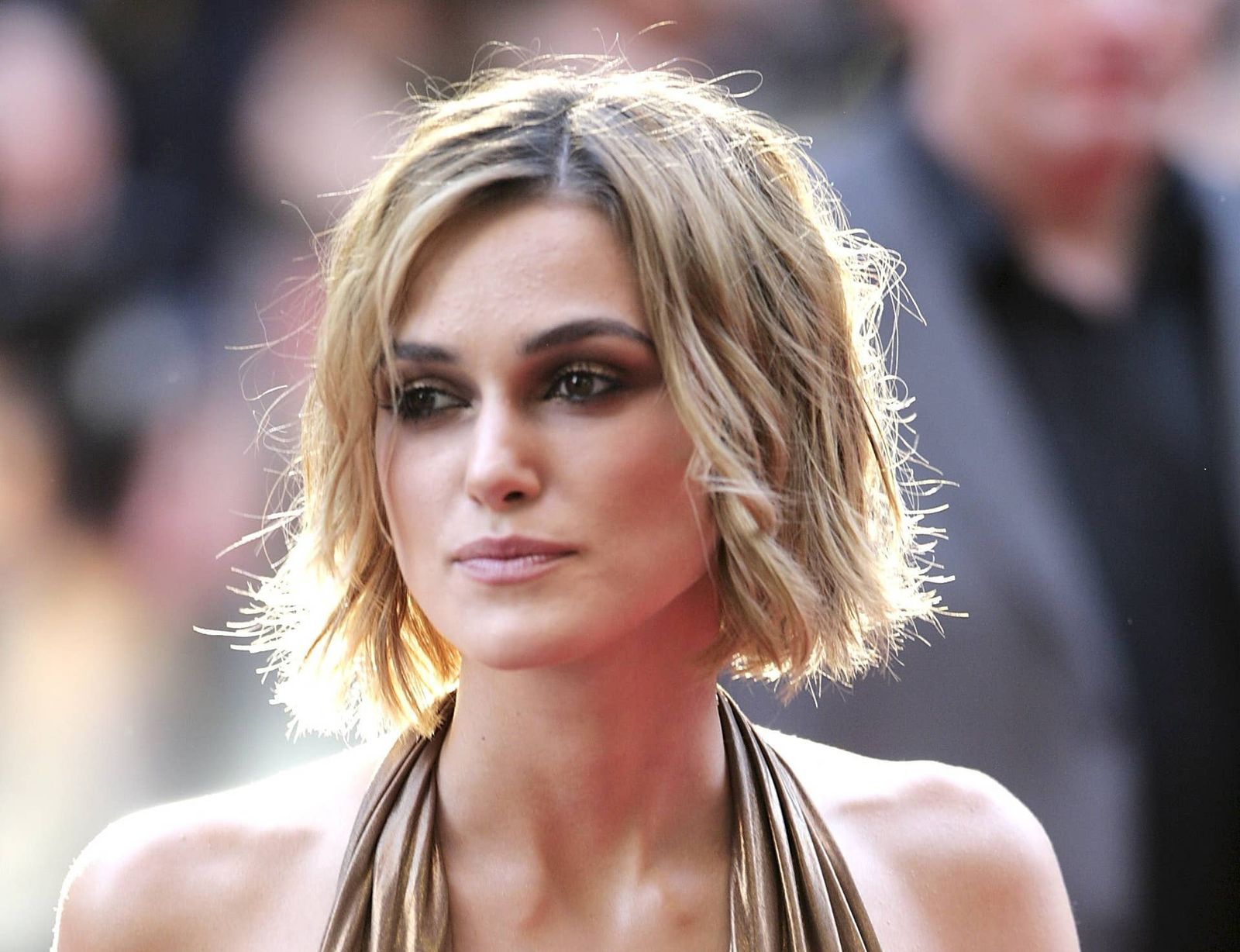 Textured Light Brown Bob with Waves — Winter Haircuts for Women Over 50