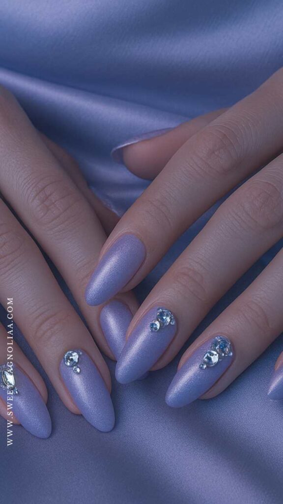 Medium Pointed Light Purple Shimmer Rhinestones Medium Pointed Light Purple Shimmer Rhinestones — Winter Oval Nails