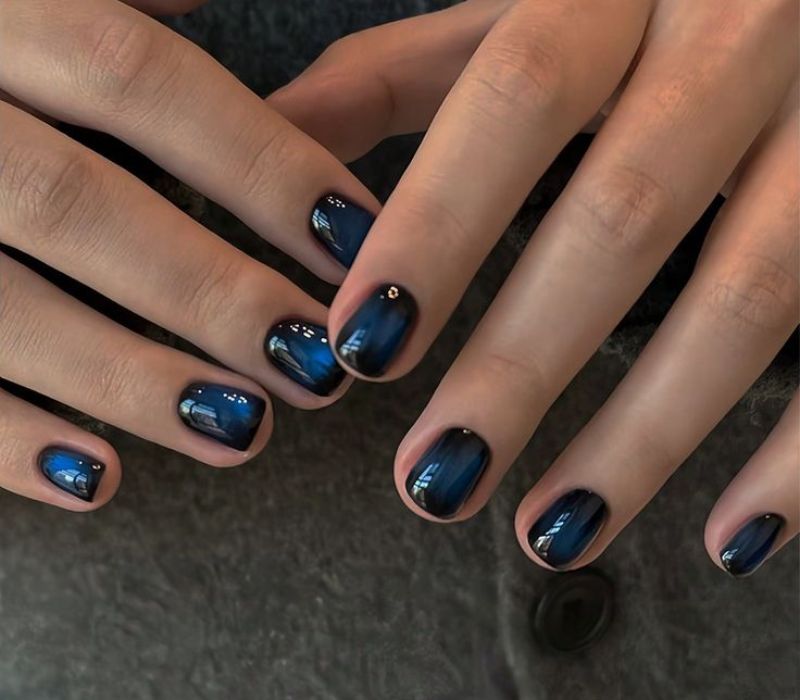 Deep Blue Black Cat-Eye Effect — Dark Winter Nails