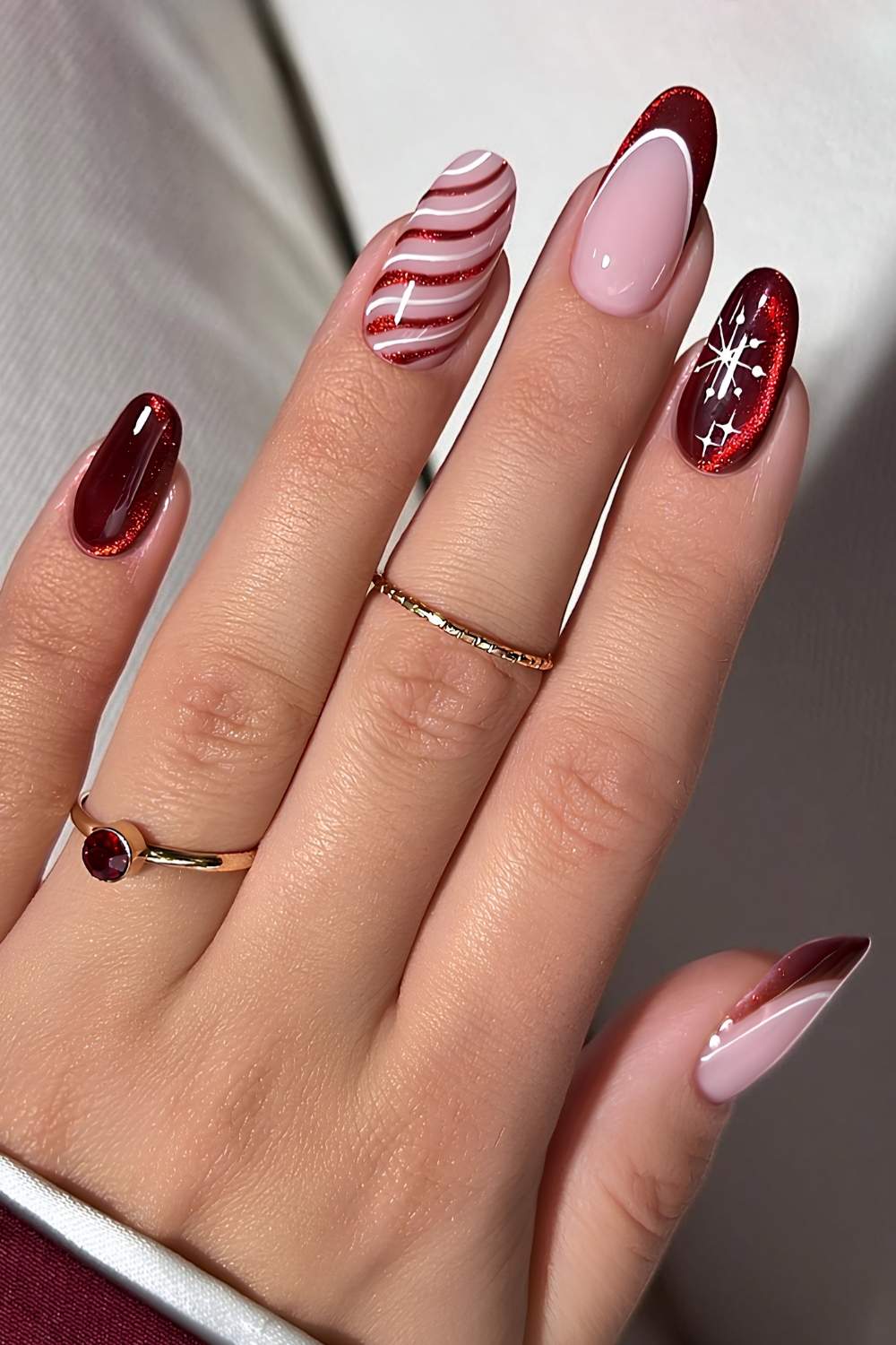 Red French Tip Snowflake Cat Eye — Winter Cat Eye Nails