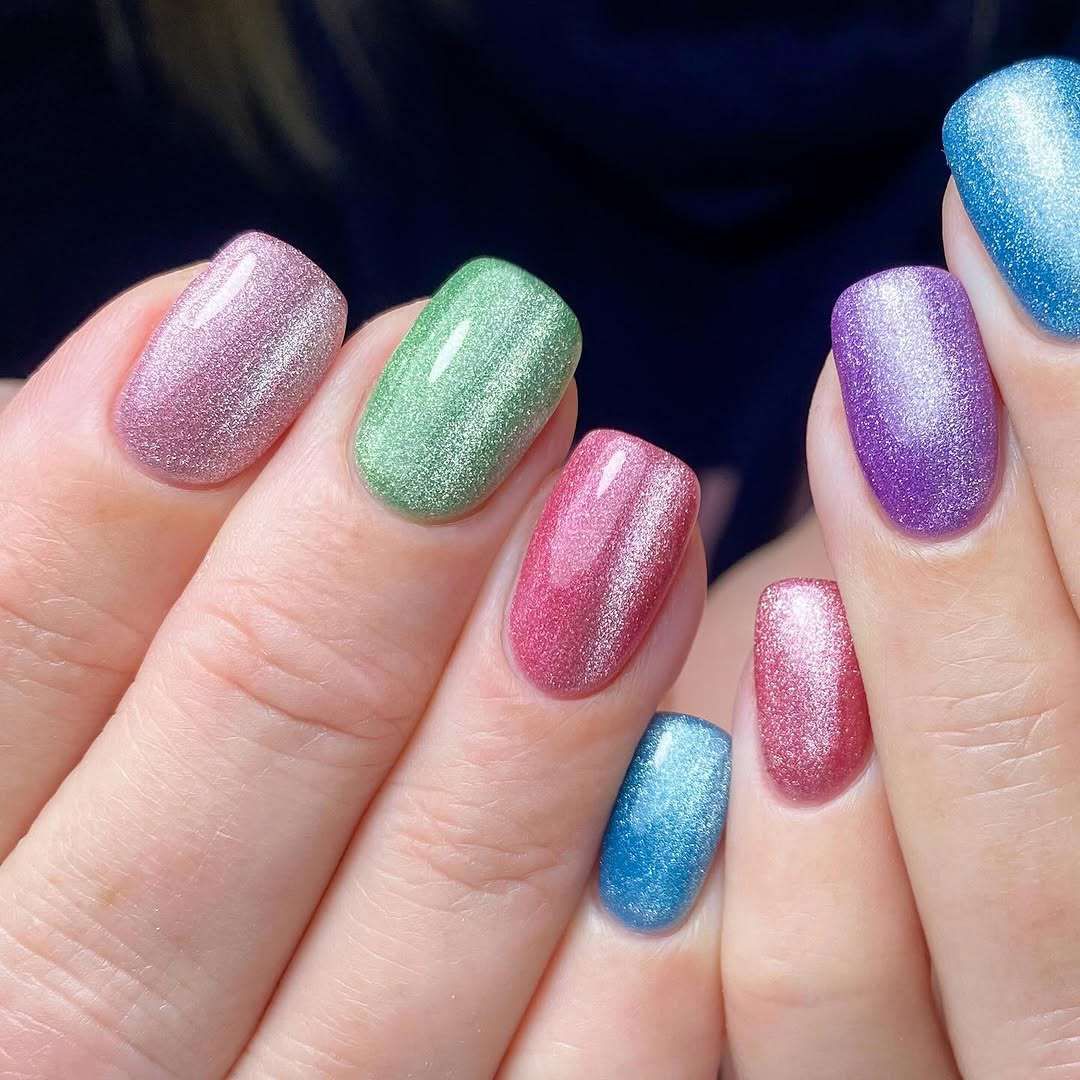 Shimmer Visual Idea Shimmer Visual Idea — Short Winter Nails