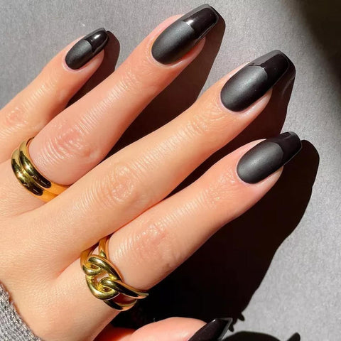 11 Dark Nail Ideas for Your Next Winter Manicure – Maniology