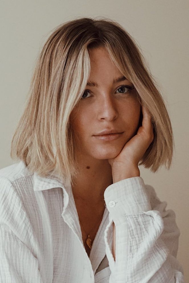 Collarbone Ash Blonde Bob With Curtain Bangs — Winter Bob Haircuts