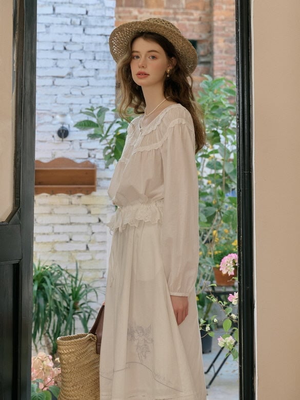 Loose White Blouse With Garden Party Vibe Loose White Blouse With Garden Party Vibe — Aesthetic White Blouse Outfit