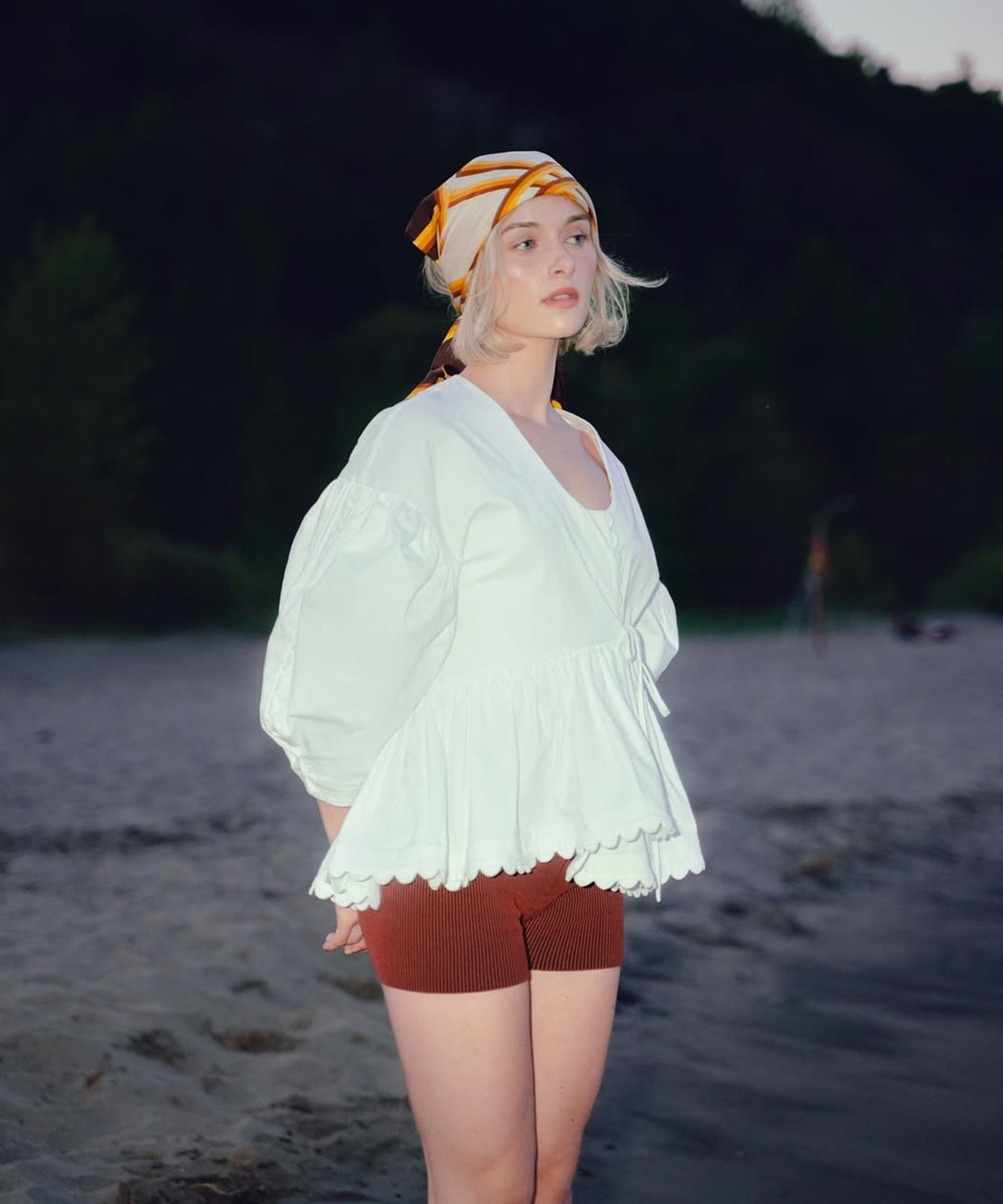 White Blouse With Puffy Sleeves and Scalloped Hem White Blouse With Puffy Sleeves and Scalloped Hem — Aesthetic White Blouse Outfit