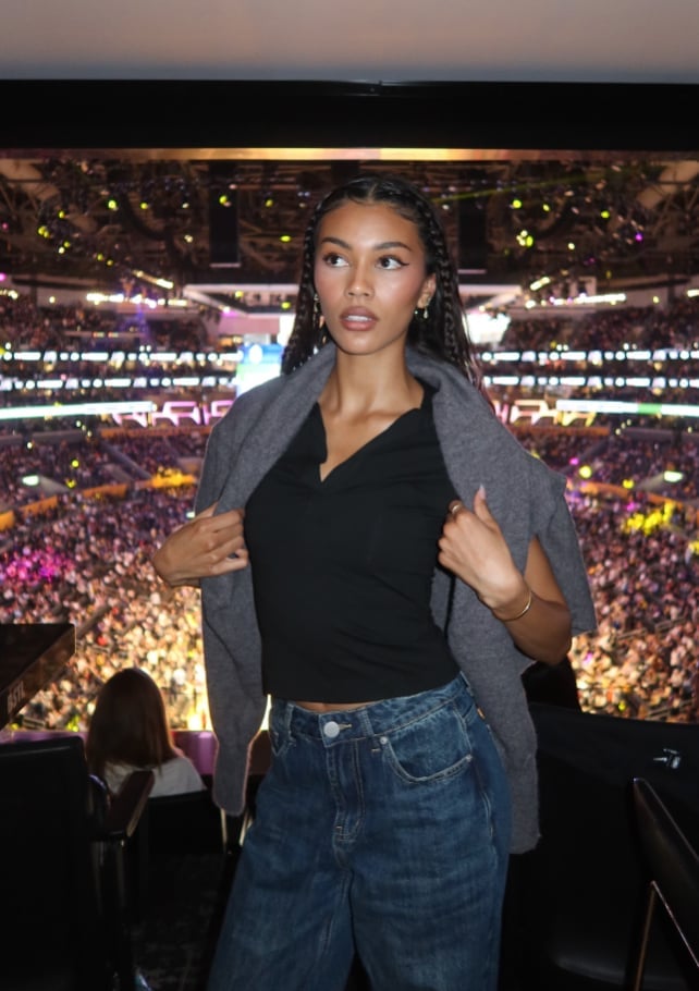 Ribbed Black Top With Jeans and Draped Cardigan Ribbed Black Top With Jeans and Draped Cardigan — Basketball Game Outfits